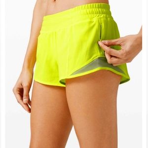 I will be selling the highlight yellow honey hots.